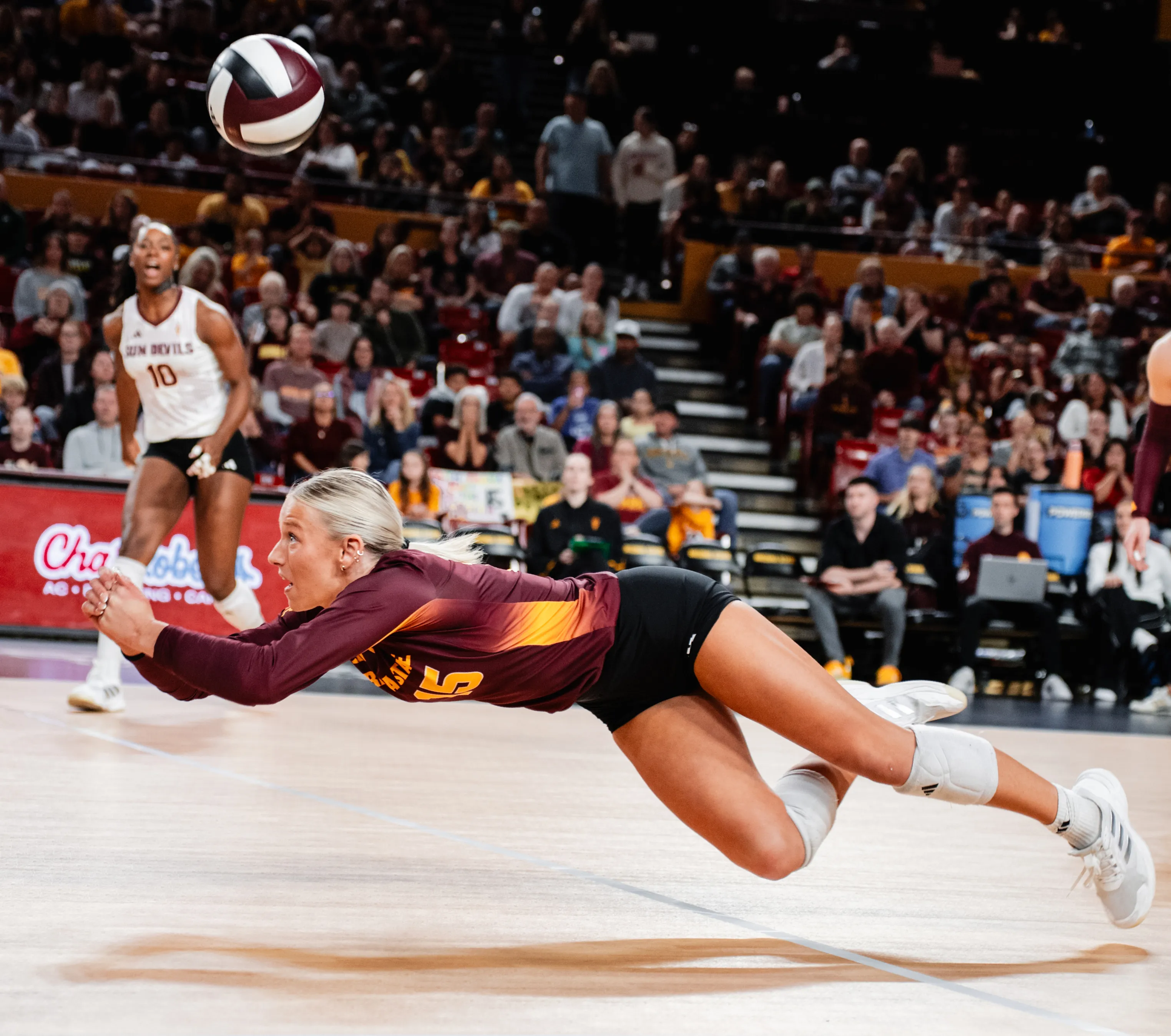 Volleyball beats Cincinnati 3-1