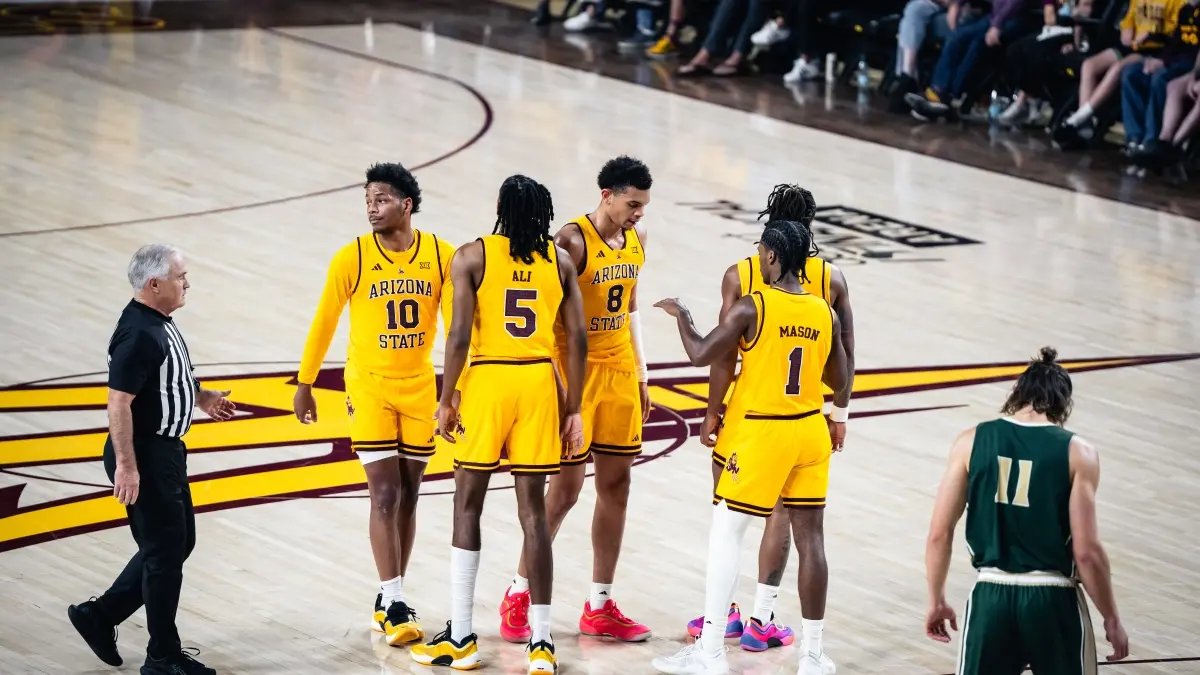 Men&#039;s Basketball Group Shot