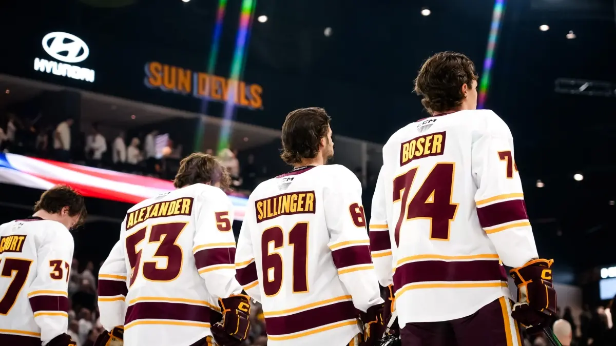 ASU hockey team lines up for national anthem vs Michigan