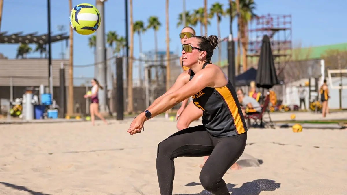 Tori Clement passing the ball.