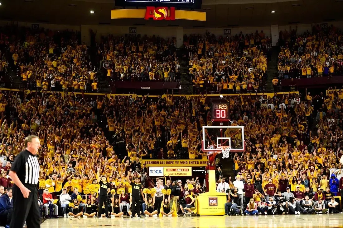 Desert Financial Arena Crowd 2020 vs Arizona
