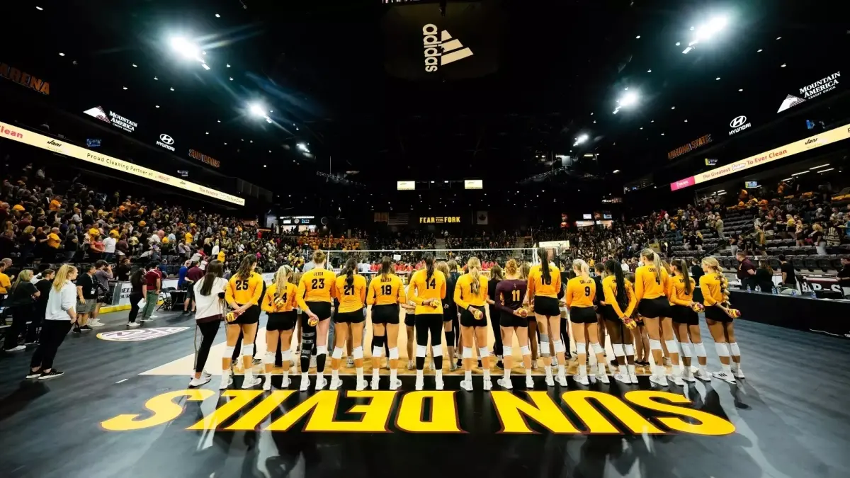 Photo by: Peter Vander Stoep Volleyball team photo