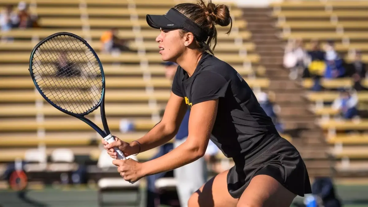 women tennis player holding racket women tennis player holding racket