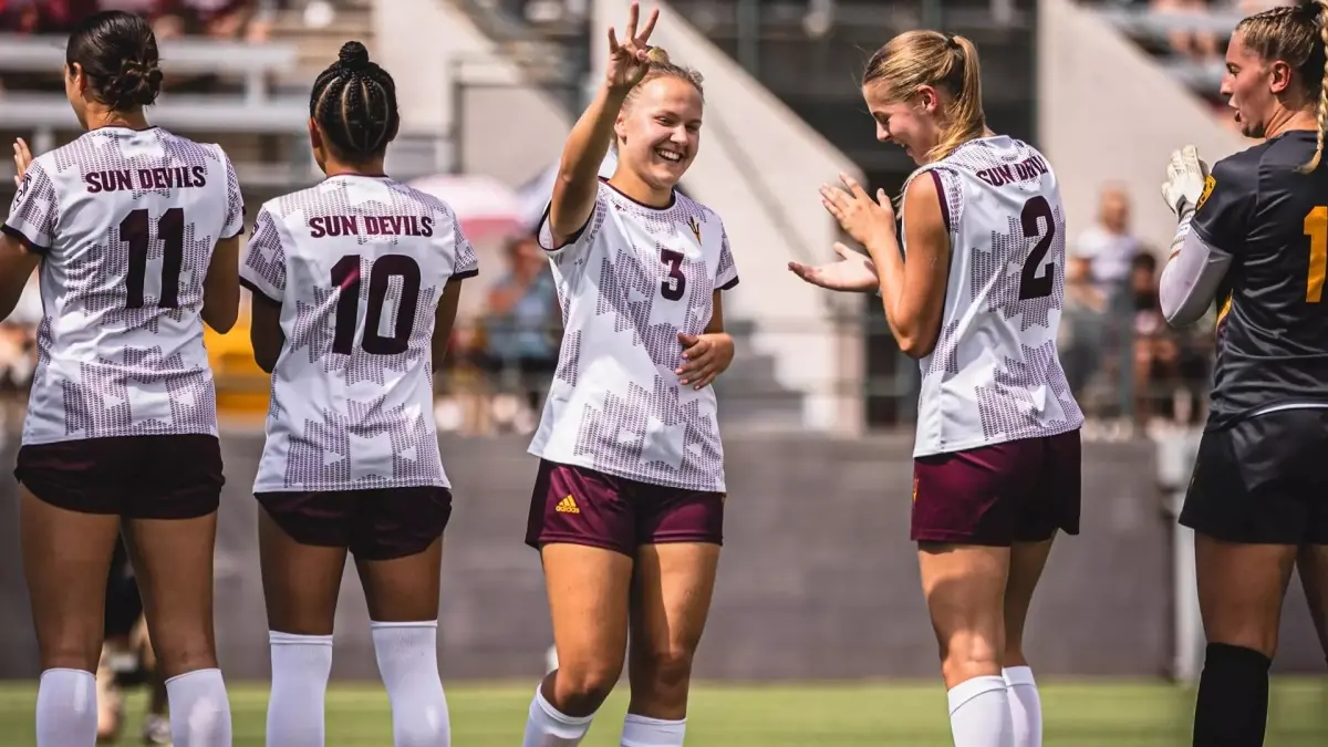 Lucy Johnson named captain with Olivia Coleman and Lauren Kirberg as vice captains<br />
Photo by: Erin Hjerpe/ Sun Devil Athletics five soccer players on field